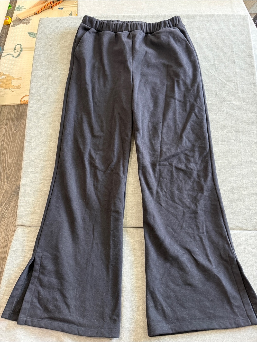 Beyond Yoga Womens Black Wide-Leg Sweatpants with Side Slits